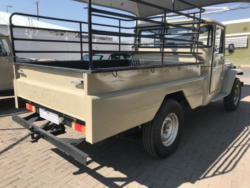 Toyota Land Cruiser 3.8 Petrol Scab 4x4 in Namibia