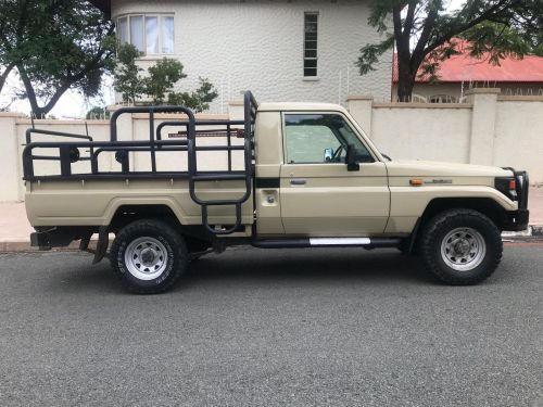 Pre-owned Toyota Land Cruiser 4.2 Diesel scab 4x4 for sale in 