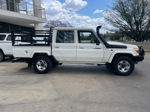 Toyota Land Cruiser 4.2 Diesel Dcab in Namibia