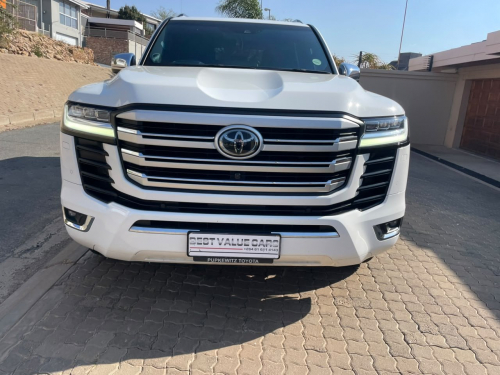 Toyota Land Cruiser 300 ZX V6 -3.5T Petrol 4x4 in Namibia