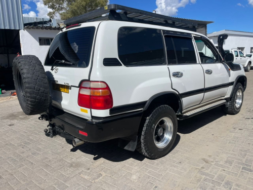 Toyota 105 Land Cruiser 4.5 Petrol SUV 105 Series in Namibia