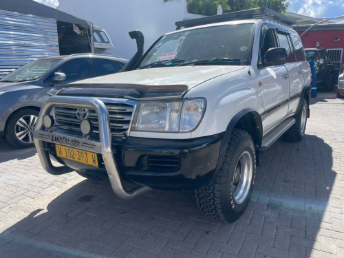 Toyota 105 Land Cruiser 4.5 Petrol SUV 105 Series in Namibia