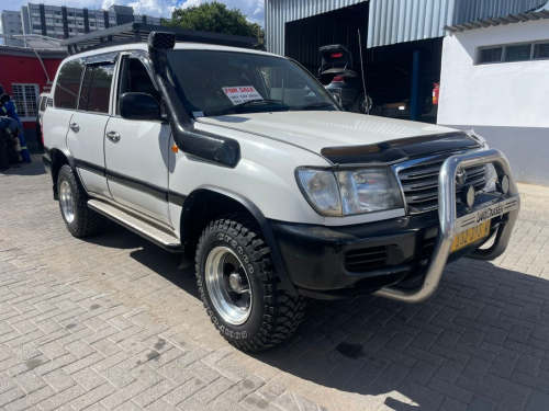 Used Toyota 105 Land Cruiser 4.5 Petrol SUV 105 Series for sale in Windhoek