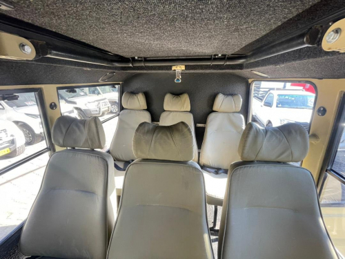 Toyota Land Cruiser 4.2 Safari 10-seater in Namibia