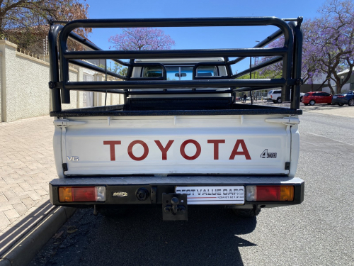 Toyota Land Cruiser V6 Petrol 4lt Scab in Namibia