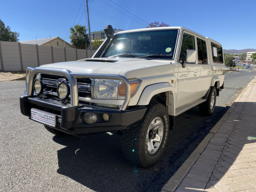 Toyota Land Cruiser V8 Diesel 4.5lt Dcab 4x4 in Namibia