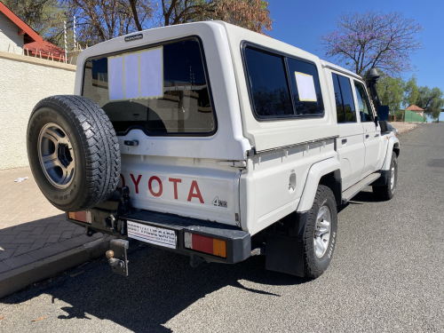 Toyota Land Cruiser V8 Diesel 4.5lt Dcab 4x4 in Namibia