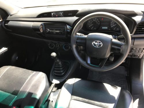 Toyota Hilux 2lt VVti in Namibia