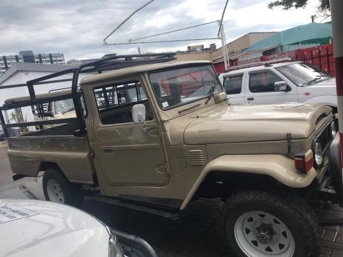 Toyota Land Cruiser 3.9 Diesel Scab 4x4 in Namibia