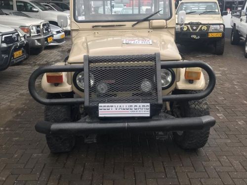 Toyota Land Cruiser 3.9 Diesel Scab 4x4 in Namibia