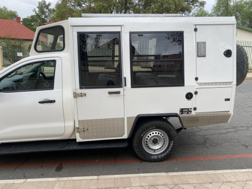 Nissan Nissan Navara Safari 7-seater in Namibia