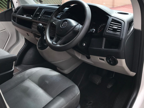 Volkswagen Kombi 2lt Tdi T6 (No-Deposit Deal) Diesel DSG in Namibia
