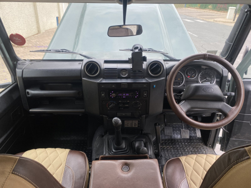 Land Rover Land Rover Defender 130 series  Dcab 2.2TDCi 4x4 in Namibia