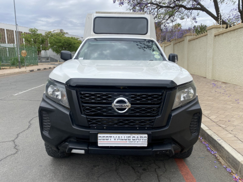 Nissan Navara Safari 7-seater in Namibia