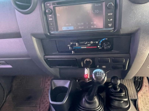 Toyota Land Cruiser V6 DCab 4x4 in Namibia