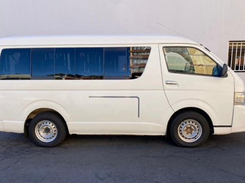Toyota Quantum 2,5 Diesel 10 seater in Namibia