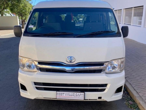 Toyota Quantum 2,5 Diesel 10 seater in Namibia