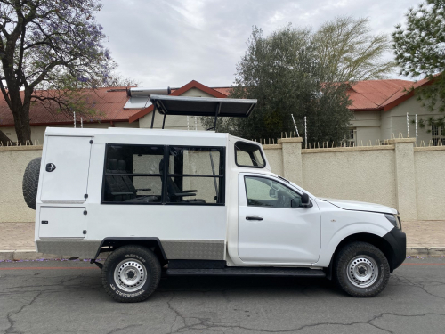 Nissan Nissan Navara Safari 7-seater 2.5 Tdi 4x4 in Namibia