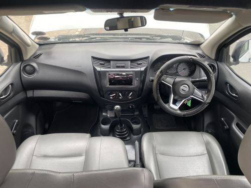 Nissan Nissan Navara Safari 7-seater 2.5 Tdi 4x4 in Namibia