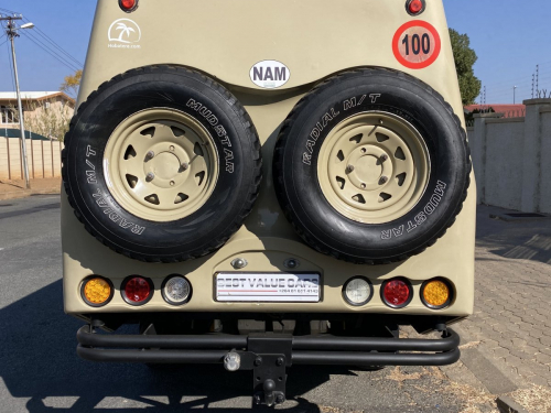 Toyota Land Cruiser 4.2 Diesel Safari 9-seater in Namibia