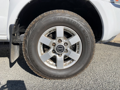 Nissan NP300 2,5Tdi Diesel Dcab 4x4 in Namibia