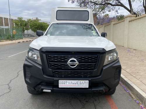 Nissan Navara Safari 7-seater 2.5 Tdi 4x4 in Namibia