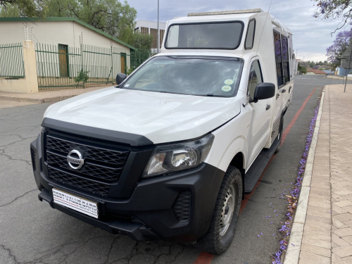 Nissan Navara Safari 7-seater 2.5 Tdi 4x4 in Namibia