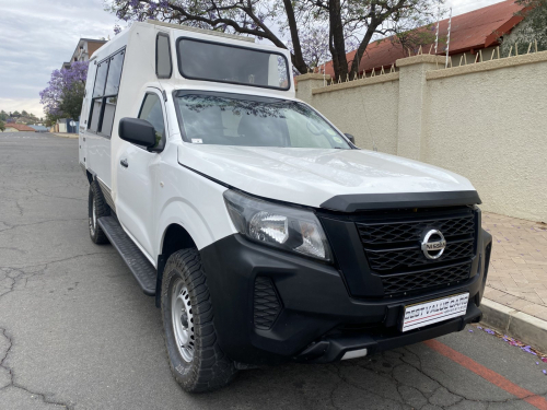 Nissan Navara Safari 7-seater 2.5 Tdi 4x4 in Namibia