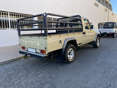 Toyota Land Cruiser 4.2 Diesel 4x4 in Namibia