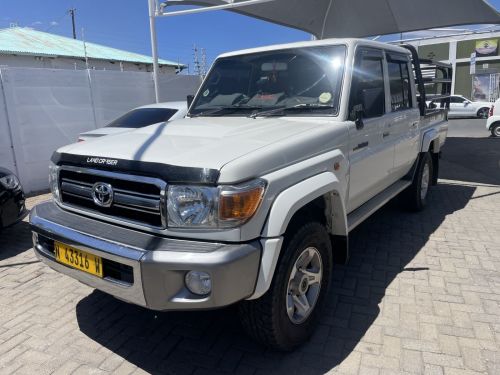 Pre-owned Toyota Toyota Land Cruiser Dcab V6 Petrol for sale in 