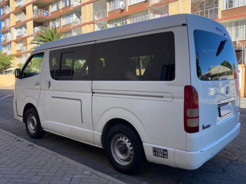 Toyota Toyota Quantum 2,5 Diesel 10 seater in Namibia