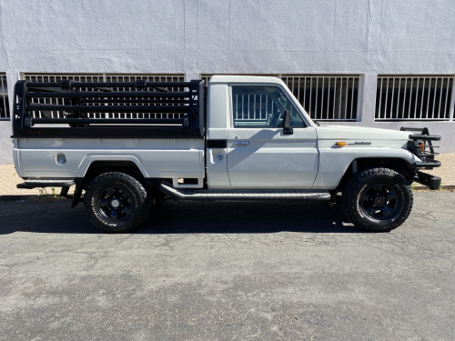 Toyota Land Cruiser 4.2 Scab 4x4 in Namibia