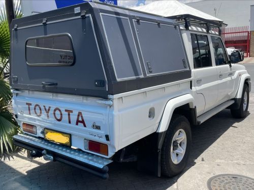 Toyota Toyota Land Cruiser V6 Dcab 4x4 in Namibia