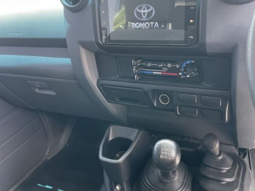 Toyota Toyota Land Cruiser V6 Dcab 4x4 in Namibia