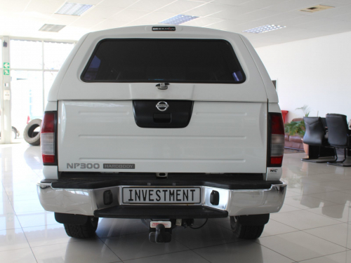 Nissan NP300 DC 4x4 in Namibia