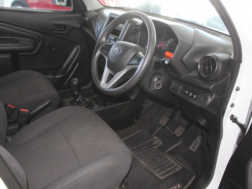 Toyota Vitz 1.0 MT in Namibia