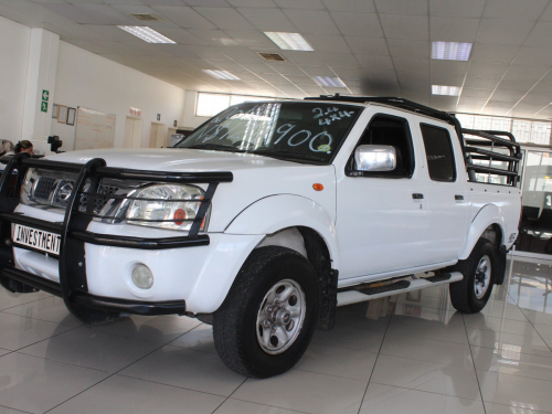 Nissan Nissan Np300 2.4i in Namibia