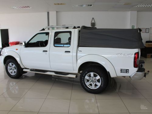 Pre-owned Nissan NP300 2.5 TDI Dcab 4x4 for sale in 