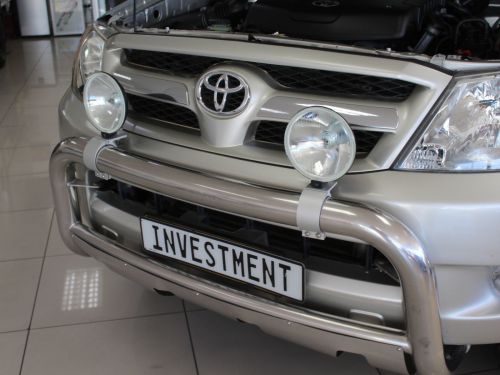 Toyota Toyota Hilux 4.0 V6 4x4 Dcab MT in Namibia