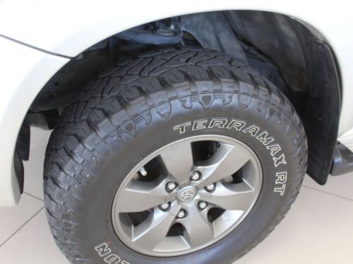 Toyota Toyota Hilux 4.0 V6 4x4 Dcab MT in Namibia