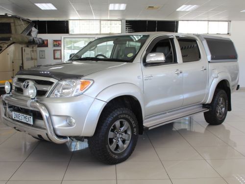 Used Toyota Toyota Hilux 4.0 V6 4x4 Dcab MT for sale in Windhoek