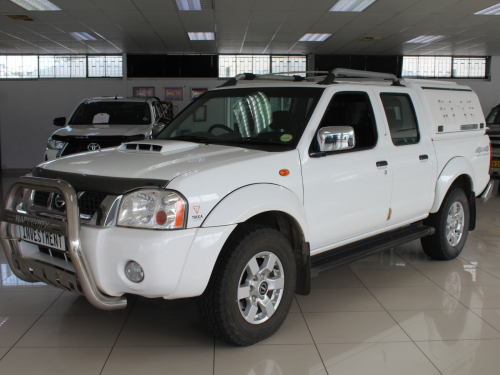 Nissan NP300 2.5 TDI DC in Namibia