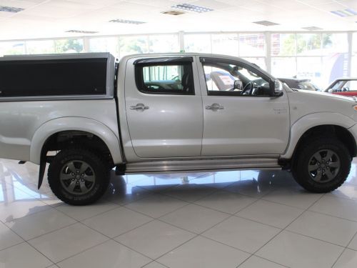 Toyota Toyota Hilux 4.0 V6 4x4 Dcab MT in Namibia