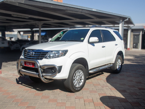 Toyota Fortuner 4.0 V6 4X4 A/T in Namibia