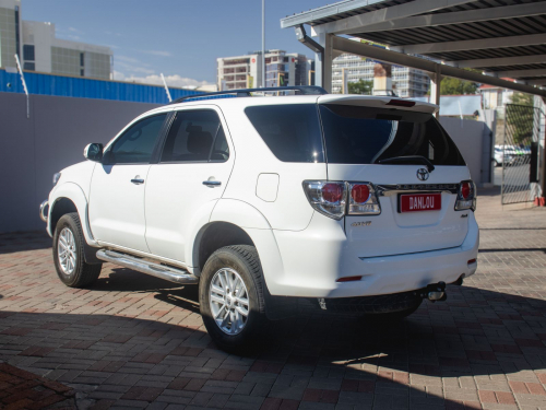Toyota Fortuner 4.0 V6 4X4 A/T in Namibia