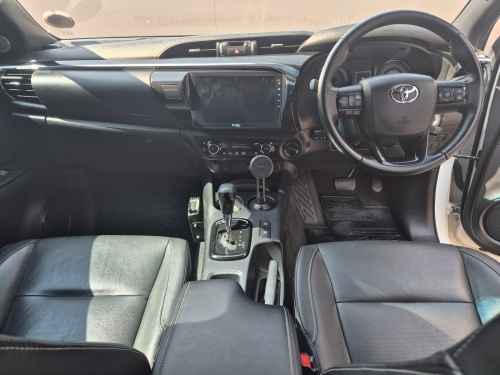 Toyota Hilux 2.8 GD6 D/C LEGEND AT 4X4 in Namibia