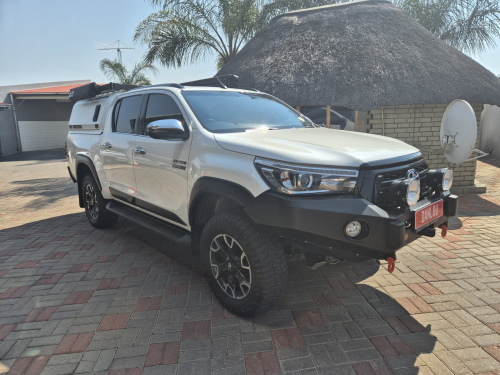Toyota Hilux 2.8 GD6 D/C LEGEND AT 4X4 in Namibia