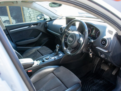 Audi A3 Sportback 1.8T FSI SE Stronic in Namibia