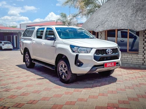 Pre-owned Toyota Hilux 2.4 GD-6 4X4 A/T D/C for sale in 