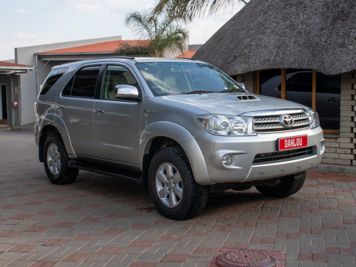 Pre-owned Toyota Fortuner 3.0 D-4D 4X4 for sale in 